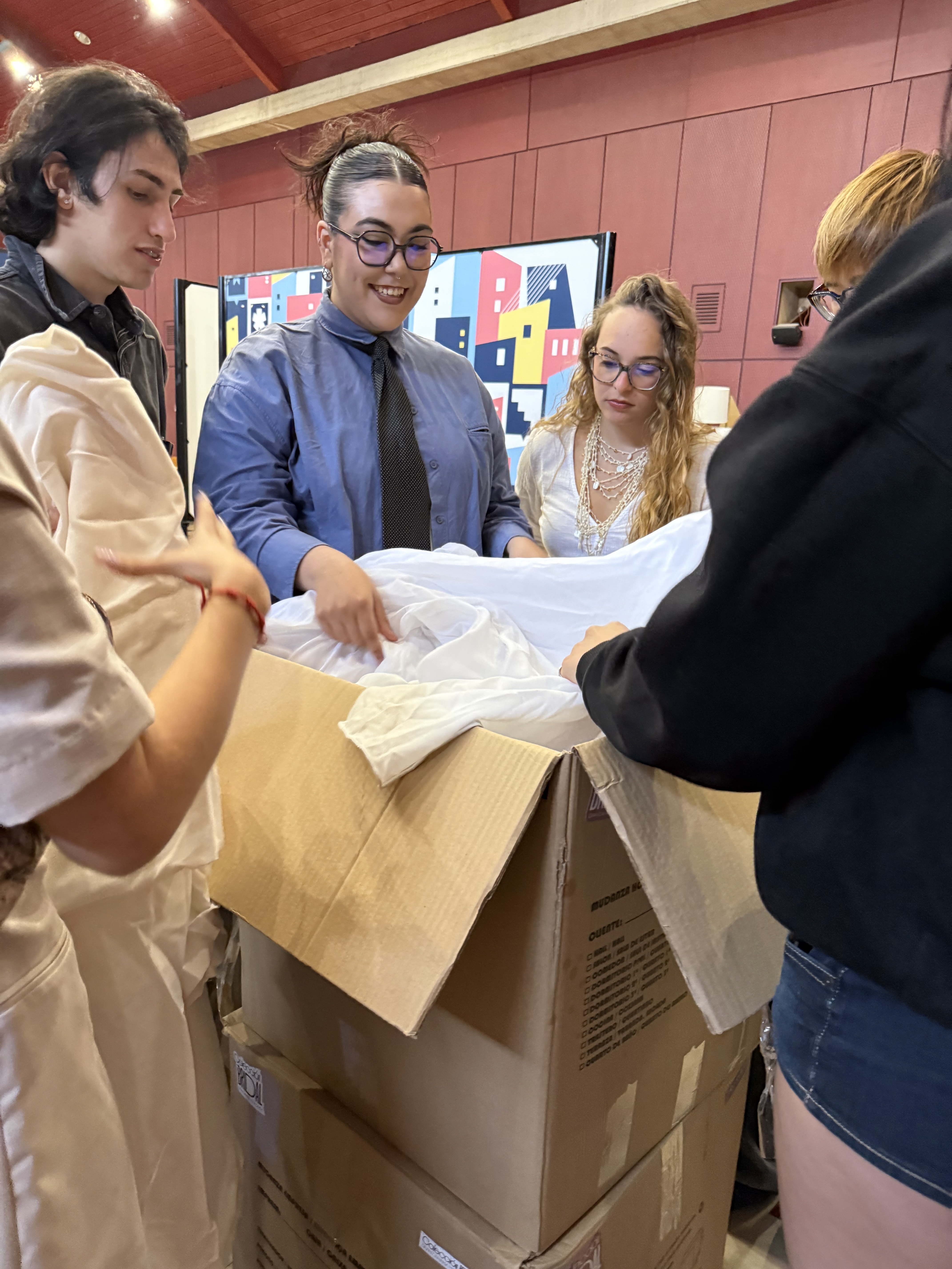 Foto de <p>Las telas de Colecci&oacute;n Bridal 2025 inician su segunda vida en manos de j&oacute;venes dise&ntilde;adores de Gran Canaria</p>
